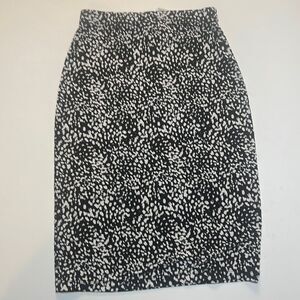 ‎Black and white pattern skirt